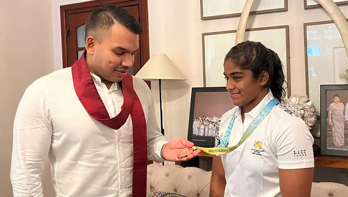 Namal Rajapaksa met Nethmi Ahinsa after the victory